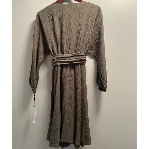 NWT: Calvin Klein Crinkle Belted Shirt Dress - Picture 2 of 10